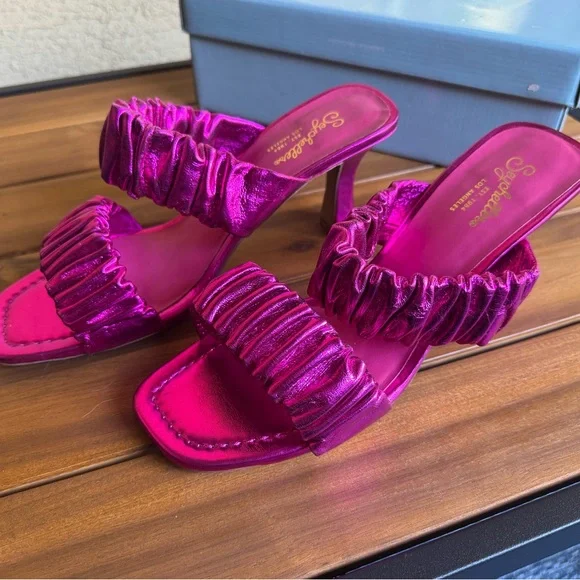 Seychelles Vibrant Pink Ruched Sandals - Picture 3 of 7